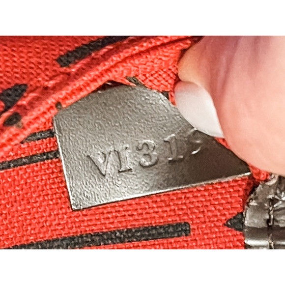 AUTHENTIC Louis Vuitton Damier Ebene Neverfull PM Cherry - Picture 10 of 11